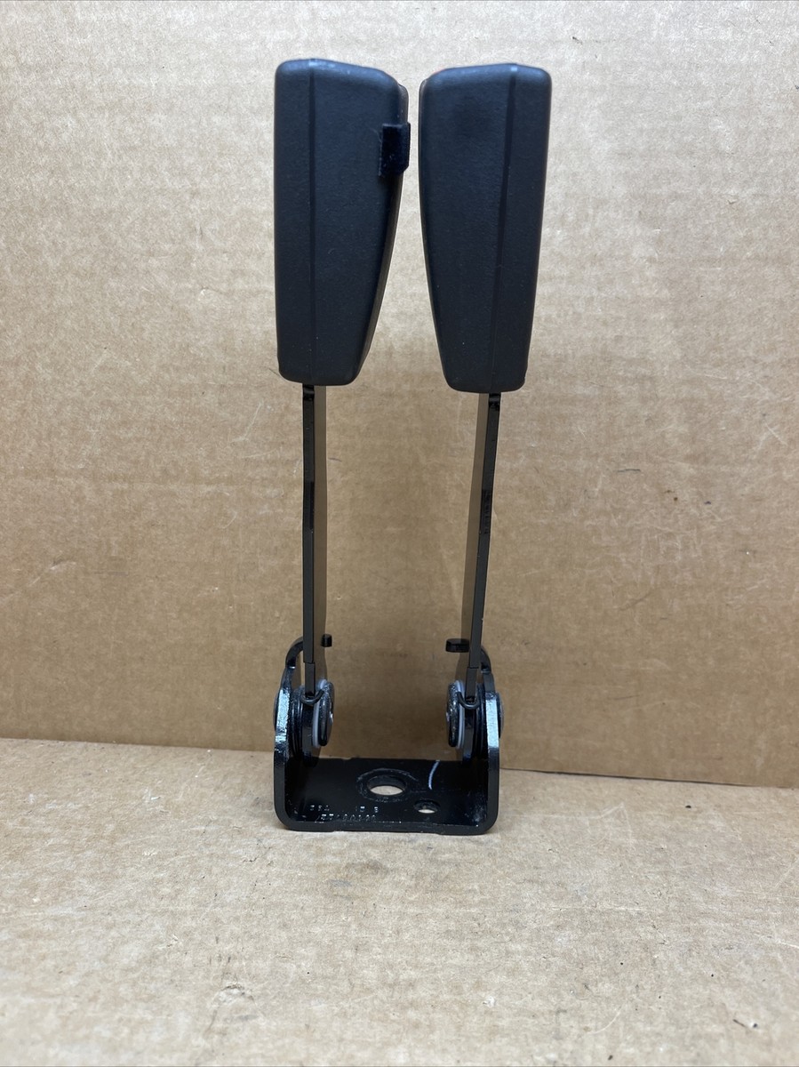 2015-2019 Silverado Sierra Crew Cab Rear Split Bench Seat Belt Buckle