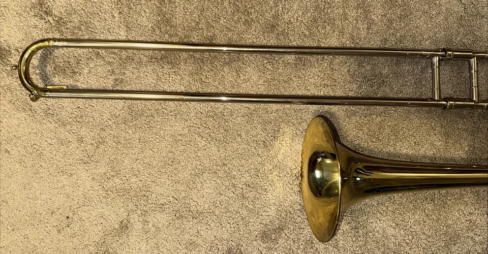 Trombón profesional HN WHITE KING 2B LIBERTY #277165 de 1950 con estuche original Foto 3 de 4