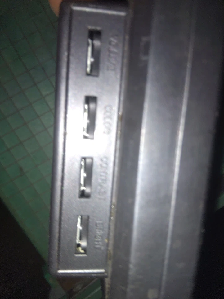 5" On-Camera Monitor 3.5 mm jacks old - Image 4 of 4