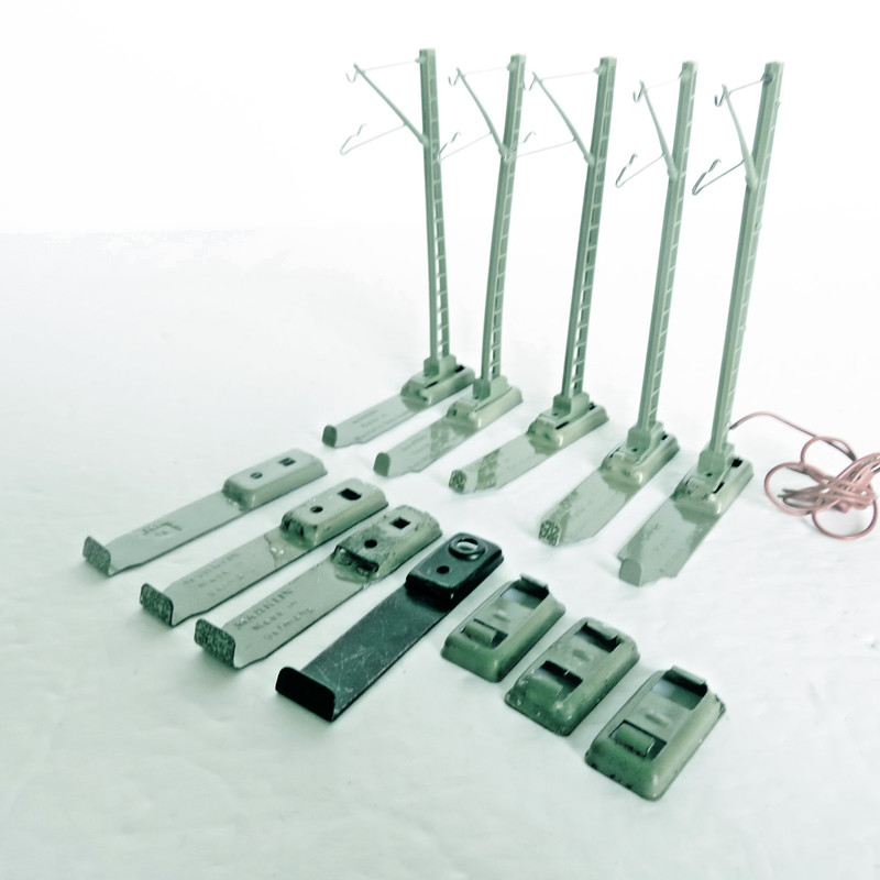 Marklin HO 7009.2 Catenary Mast, Ladder Bracing, for M-Track, (5 pcs.) . Lot 1.5
