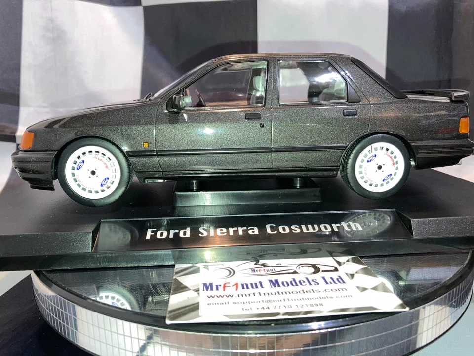 Coche De Modelo 1:18 Grupo MCG18306 Ford Sierra Cosworth Gris Metálico 1988 - Imagen 3 de 4
