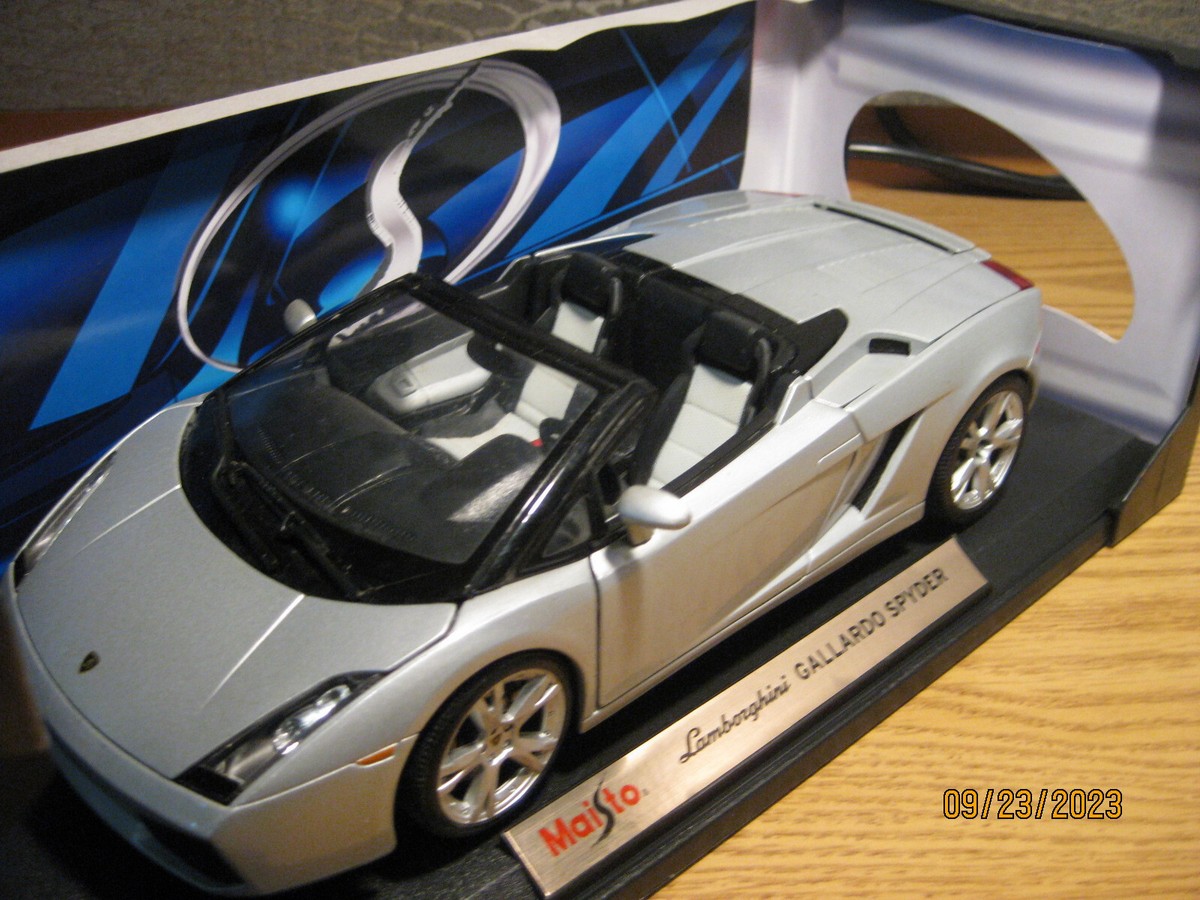1/18 LAMBORGHINI GALLARDO SPYDER IN SILVER BY MAISTO #31136