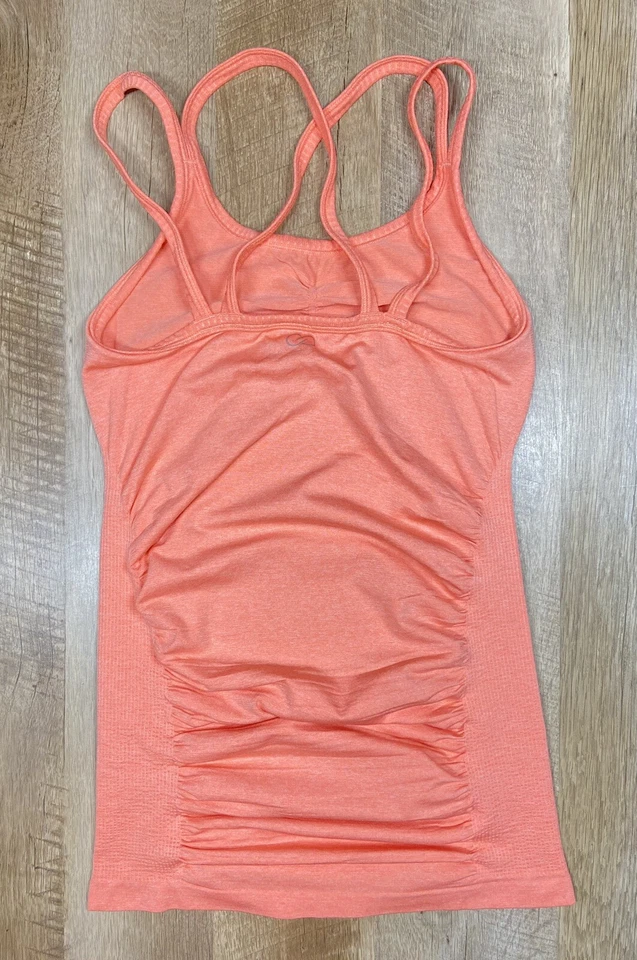 Camiseta sin mangas Calia by Carrie Underwood XS rosa melocotón tiras fruncido jaspeado camisa Foto 3 de 4