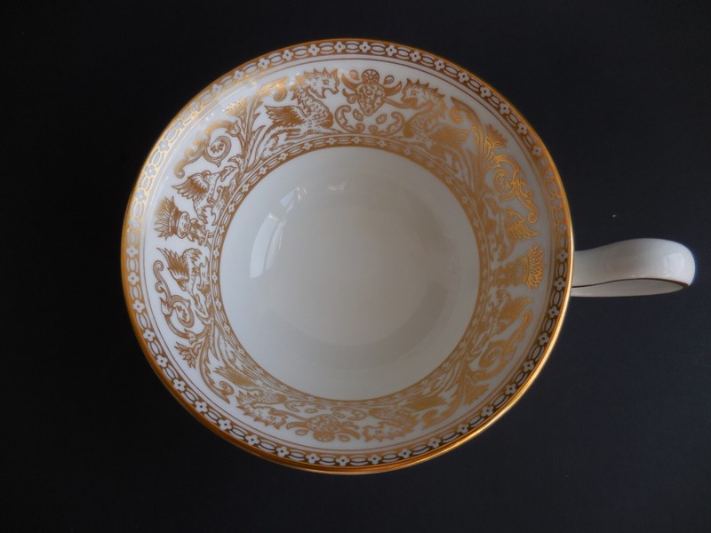 WEDGWOOD FLORENTINE GOLD TEA CUP PEONY SHAPE EXCELLENT CONDITION W4219 DRAGONS