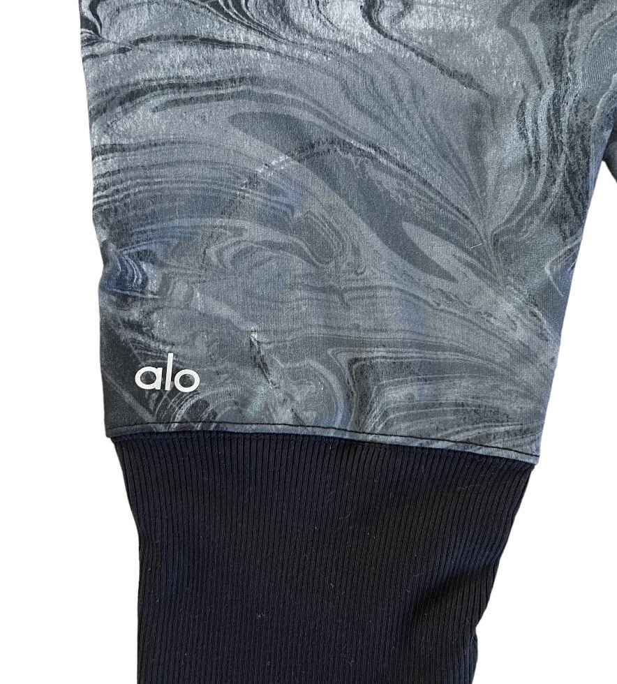 alo-yoga goddess swirly printed ruched ribbed leggings