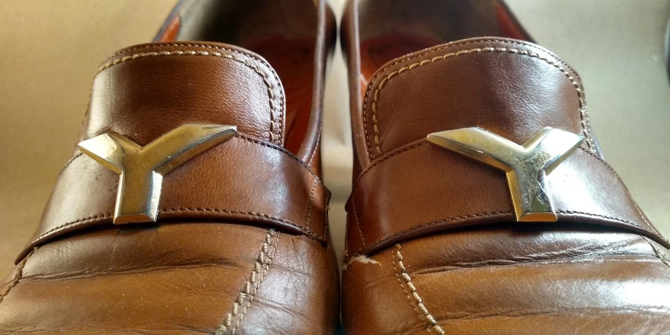 Chaussures Yves Saint Laurent Paris YSL Y Buckle Stack Heels 9 1/2 AAA with BOX! - Image 2 of 4