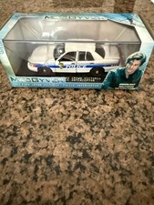 1/43 GREENLIGHT 2003 FORD CROWN VICTORIA POLICE MACGYVER