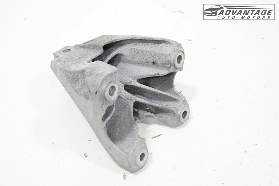 Cadillac CT4 2020-2025 2,0 L AWD motor delantero derecho montaje marco soporte OEM Foto 4 de 4