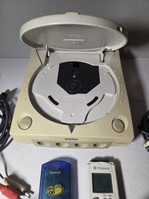 Tested SEGA Dreamcast HKT-3020 White Console w/ 2 Controllers VMU Composite RCA