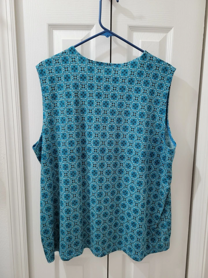 Top Impressions Lifestyle azul sin mangas para mujer Plus 2X  Foto 3 de 4