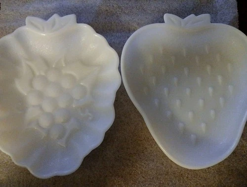 Vintage Milk Glass Dish Set Of 2 Strawberry And Grape Shaped Design