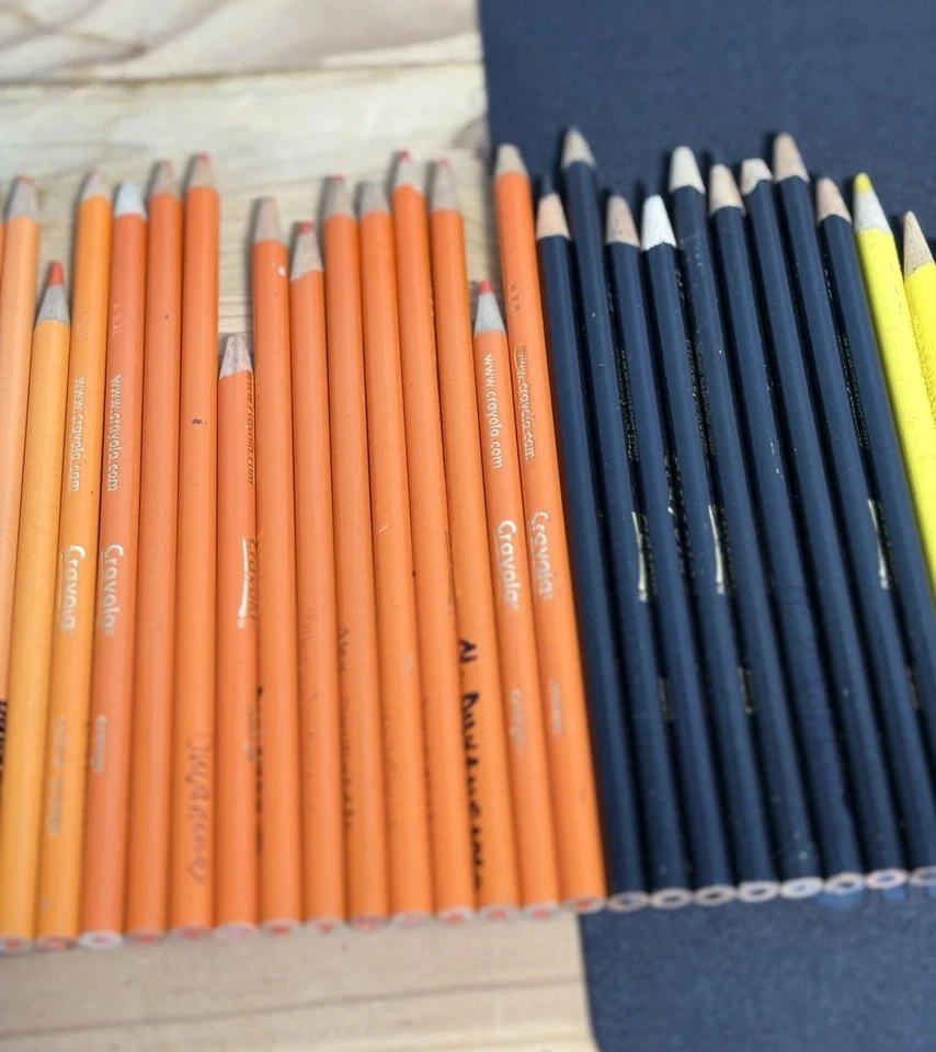 Lote a granel de lápices de colores Crayola vintage suministros de arte coloridos F72Q Foto 4 de 4