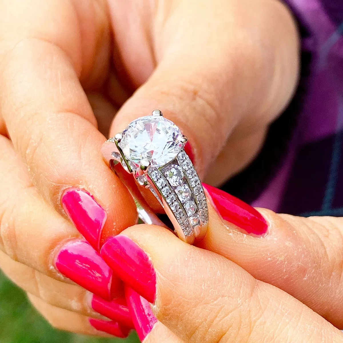 White gold round hotsell diamond engagement ring