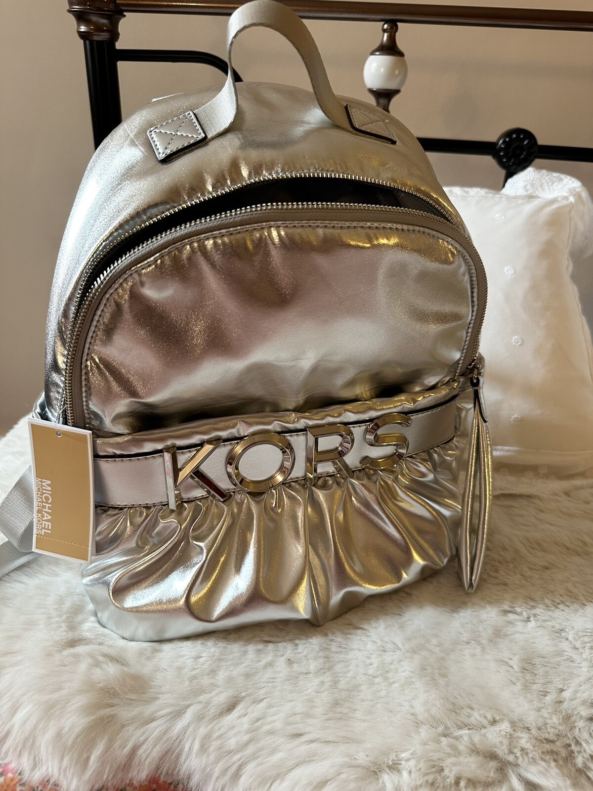 BNWT Michael Kors ‘Leonie’ Silver Medium Backpack Authenticity Card  RRP £400 image 6
