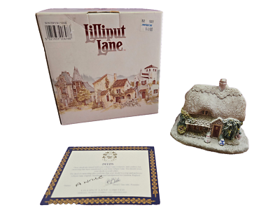 Lilliput Lane A Year in the English Garden Winters Wonder Resin