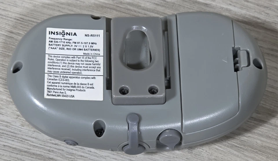 Radio AM/FM digital portátil Insignia NS-R5111 deportiva amarilla - PROBADA -  Foto 2 de 2