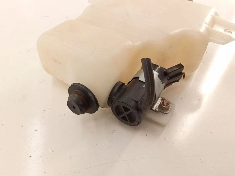 Mitsubishi Montero 2001 escotilla puerta trasera Windsiheld lavadora depósito estuche OEM Foto 4 de 4