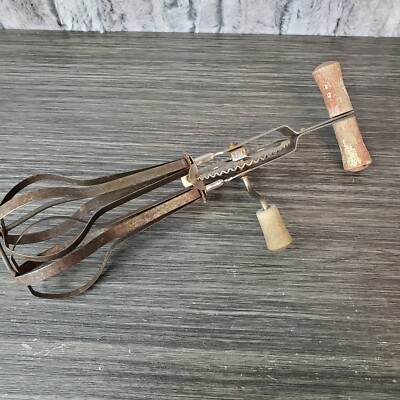 Vtg Metal HAND MIXER Egg Beater, Distressed Wooden Handle Primitive Rusty Decor