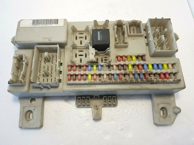 FORD FOCUS FUSE BOX 3M5T14A073BF | eBay