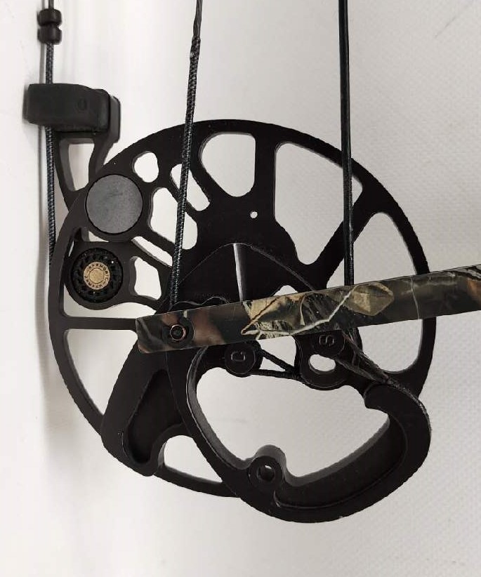 Mathews Switchback XT Compound Bow Package, RH, 40-50#, 26"
