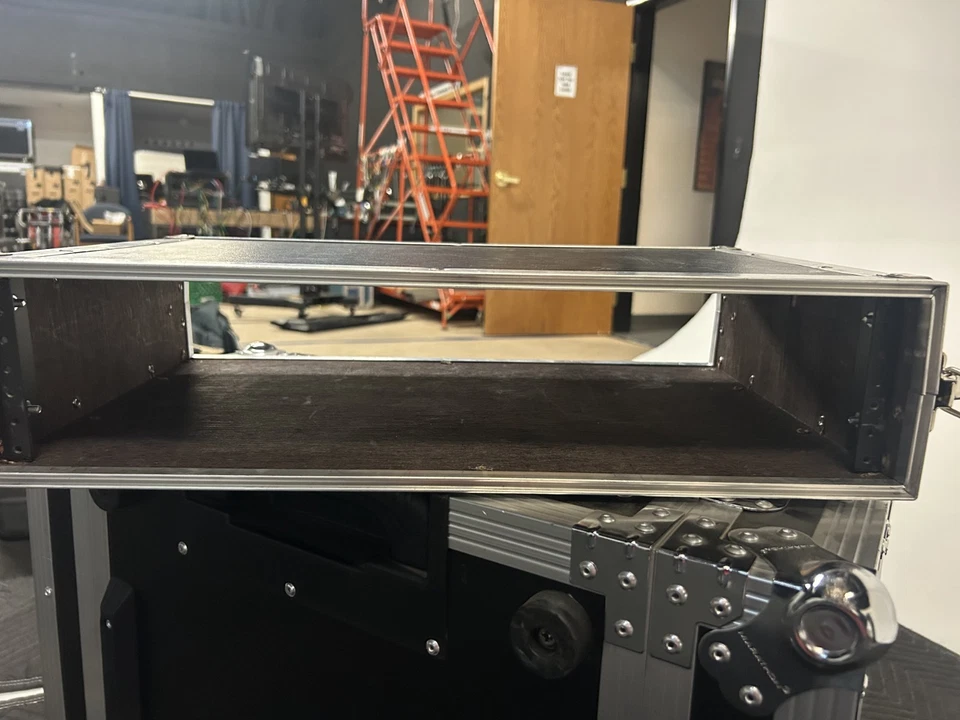 Estuche de montaje en rack 2 - negro Foto 3 de 3