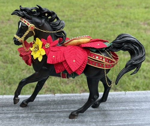 Breyer Christmas 2012 Holiday Horse Noche Buena Ethereal