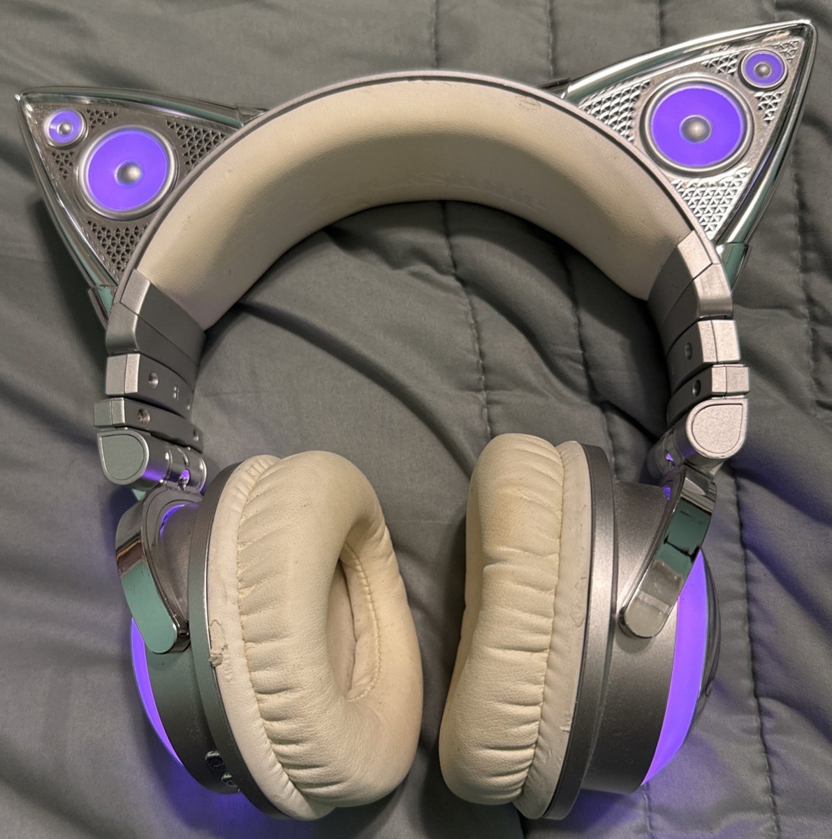 Brookstone Ariana Grande Cat Ears Headphones Torn Ear Cushions EUC