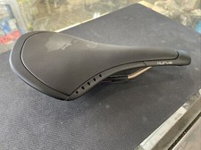 Sella Fizik Curva Camaleonte Titanio Nera Rossa Strada Ghiaia CX Nera