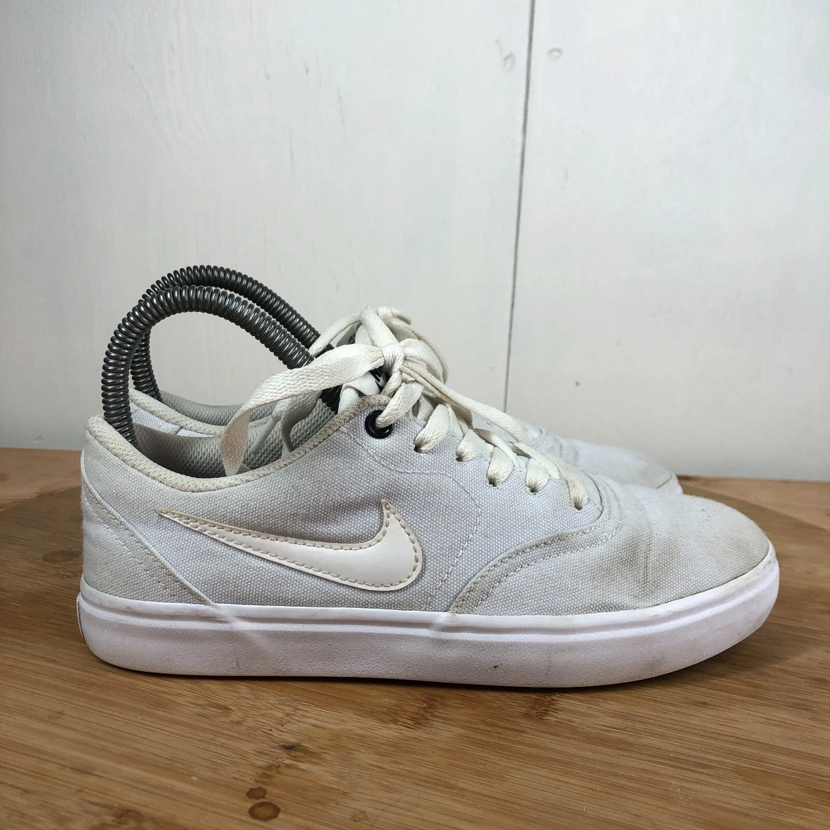 Nike SB Check Solarsoft Shoes Womens 6 White Canvas Casual Skate Sneakers Gym