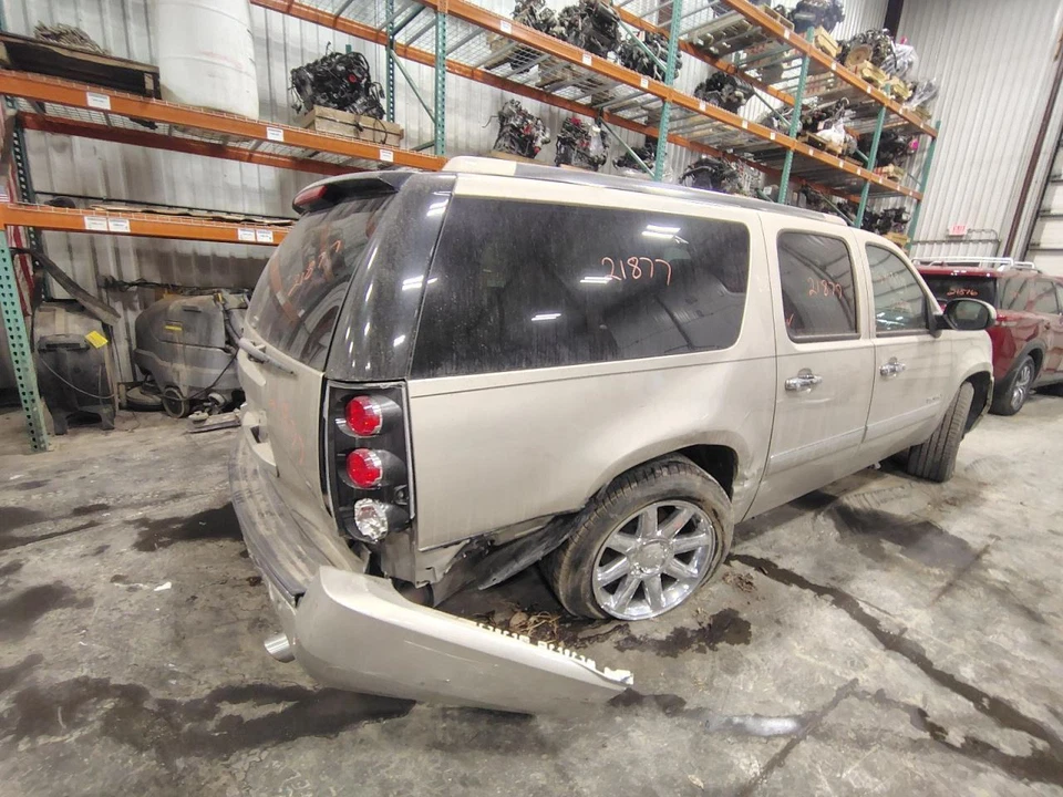 07 - 14 GMC YUKON XL 1500 Passenger side Quarter Window E843422 - Image 4 of 4