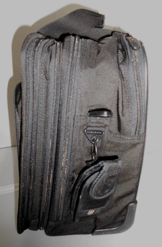 NEW w Tags--Victorinox Dlx Expdbl Brief Case w/Retractible Wheels Web MOBLIZER - Image 4 of 4