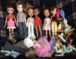 bratz doll clothes and accessories