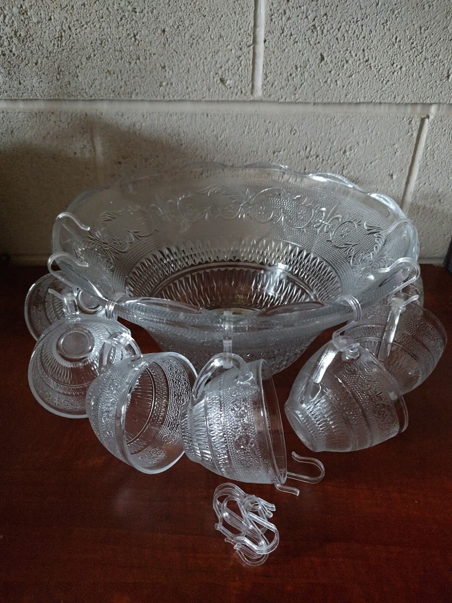 VINTAGE GLASS FULL PUNCH BOWL SET GLASSES SCALLOPED 8 PIECES IN