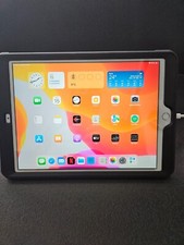 ipad 10.2 7th generation 32gb excellent  tat avec coque rigide peu utilis 