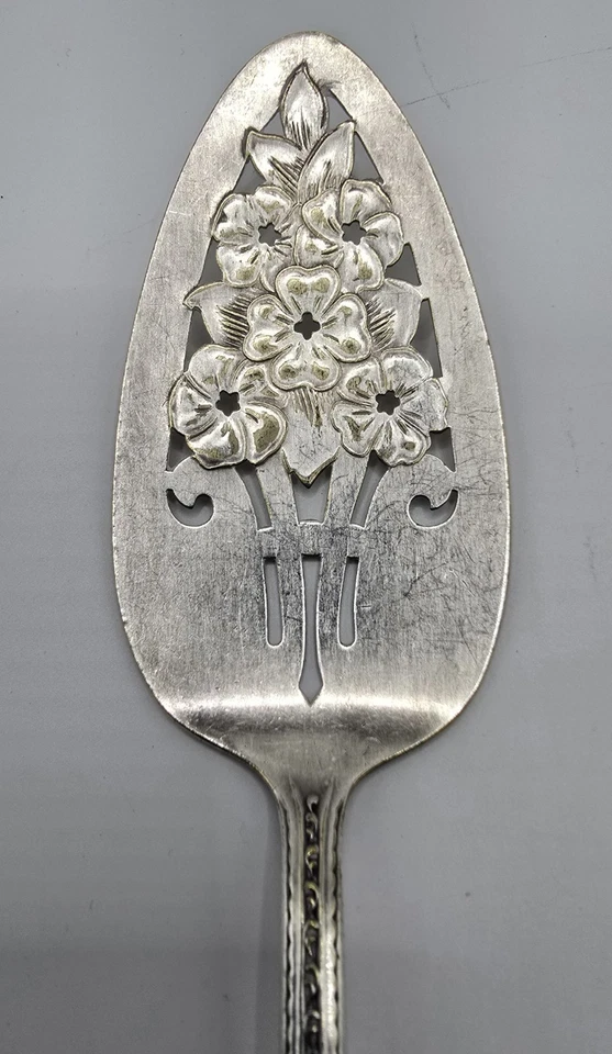 Servidor de postres perforados vintage Wm Rogers & Son International Blossom 9,5" Foto 2 de 4