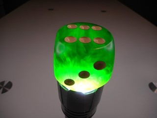 DDR würfel catalin bakelit ca 3 8 cm ca 67g Grün marmoriert siehe fotos