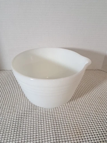 Vtg White Pyrex Ribbed Milk Glass Mixing Bowl ~2 Qt for Hamilton Beach Mixer #8