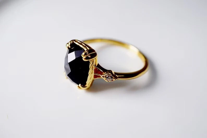 Anillo de oro de ónix negro natural único anillo hecho a mano para su anillo de oro Vermeil Foto 3 de 4