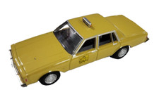 Greenlight Pre-Production Deco 44990-C Hollywood Coming to America Impala Taxi