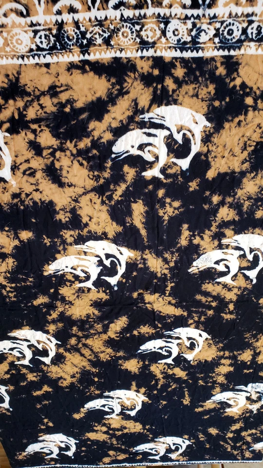 Винтажный батик окаймленный шаль белый дельфины прыгающий черный и коричневый 45 x 60 вискоза - Изображение 2 из 4
