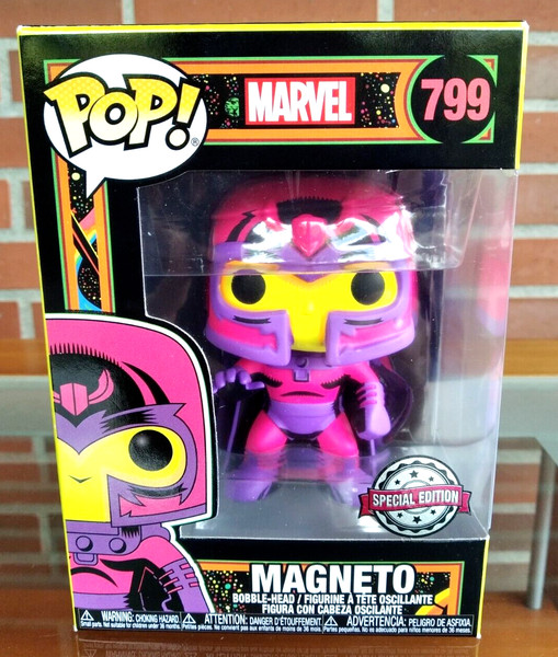 FUNKO Pop!® Marvel #799: Magneto Blacklight Special Edition Figura de Vinilo