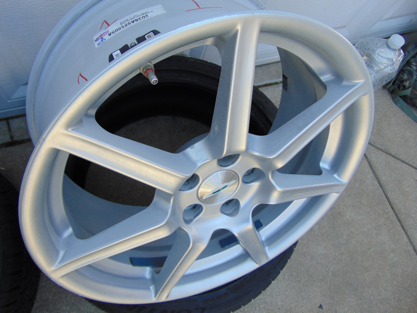 1 USED Silver OEM Aston Martin Vantage 19X8.5 Rim & TPMS 6G33-1007 FREE SHIPPING
