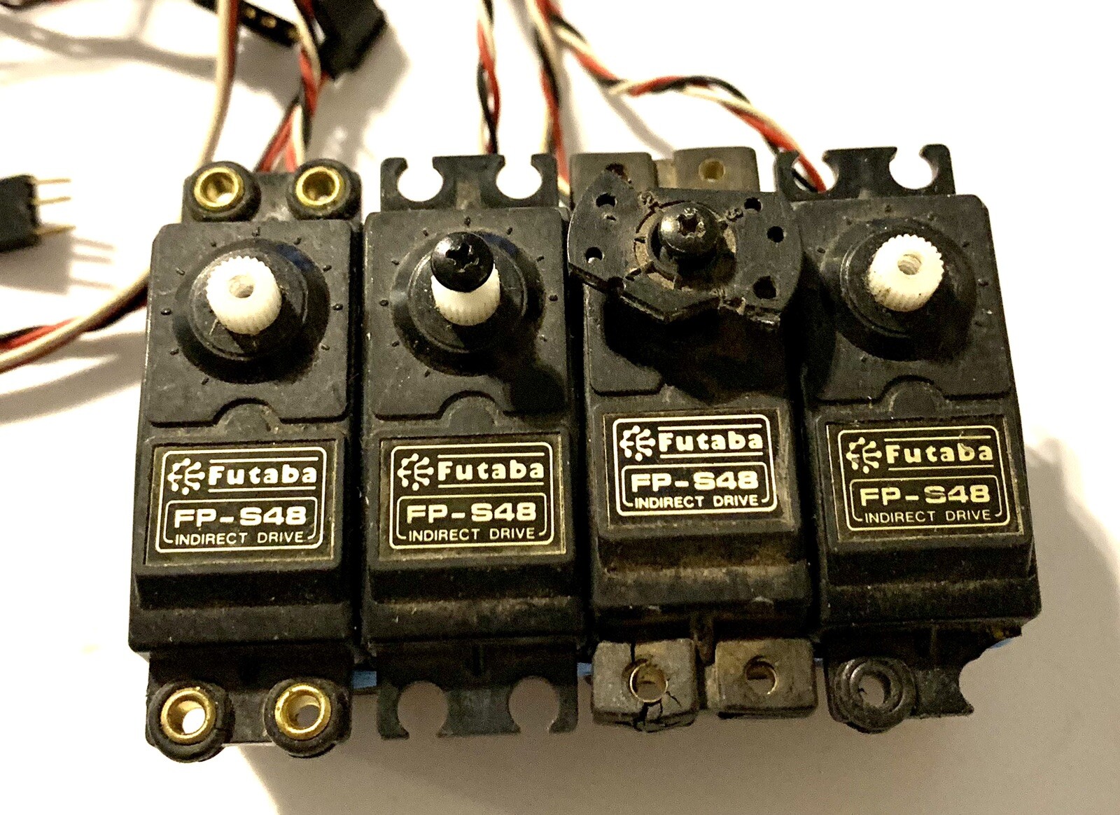 4 Vintage Futaba S48 Servos Rc Airplane Car Parts 1980’s Plugs Tested working A