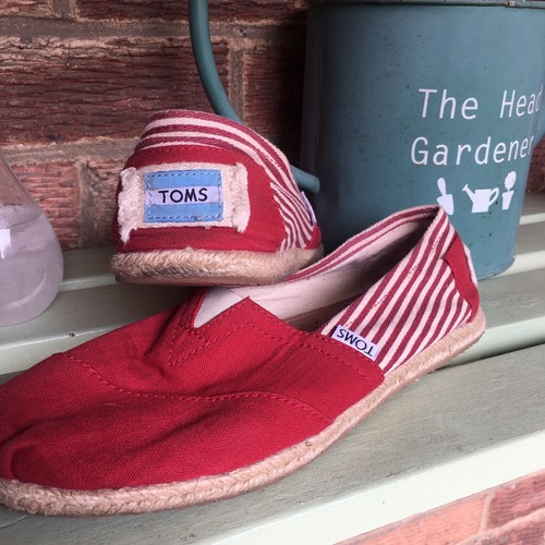 Womens Toms Red Size 5.5, Stripped 