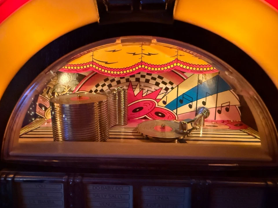 Thomas Collector's Edition Radio CR-11 Jukebox Style Radio Cassette Player Retro - Image 4 of 4