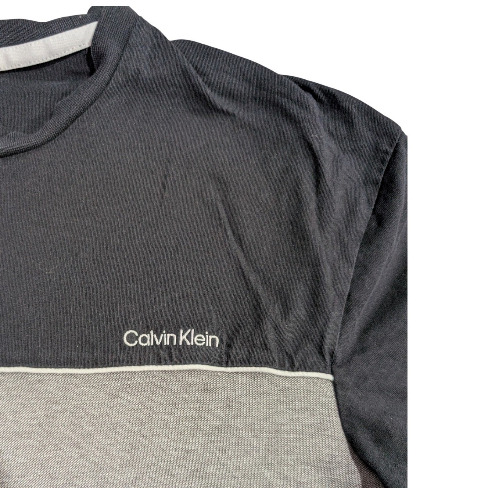 Calvin Klein Men's Black Gray Color Block T Shirt Crew Neck Short Sleeve thumbnail 2