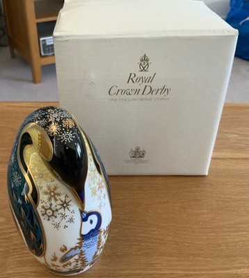 Royal Crown Derby Penguin With Chick plus box