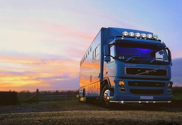 Bragan™ DachträGer Schwarz Mit LED + Rechteck Spot Lampen FüR Volvo FM4 Euro6-image