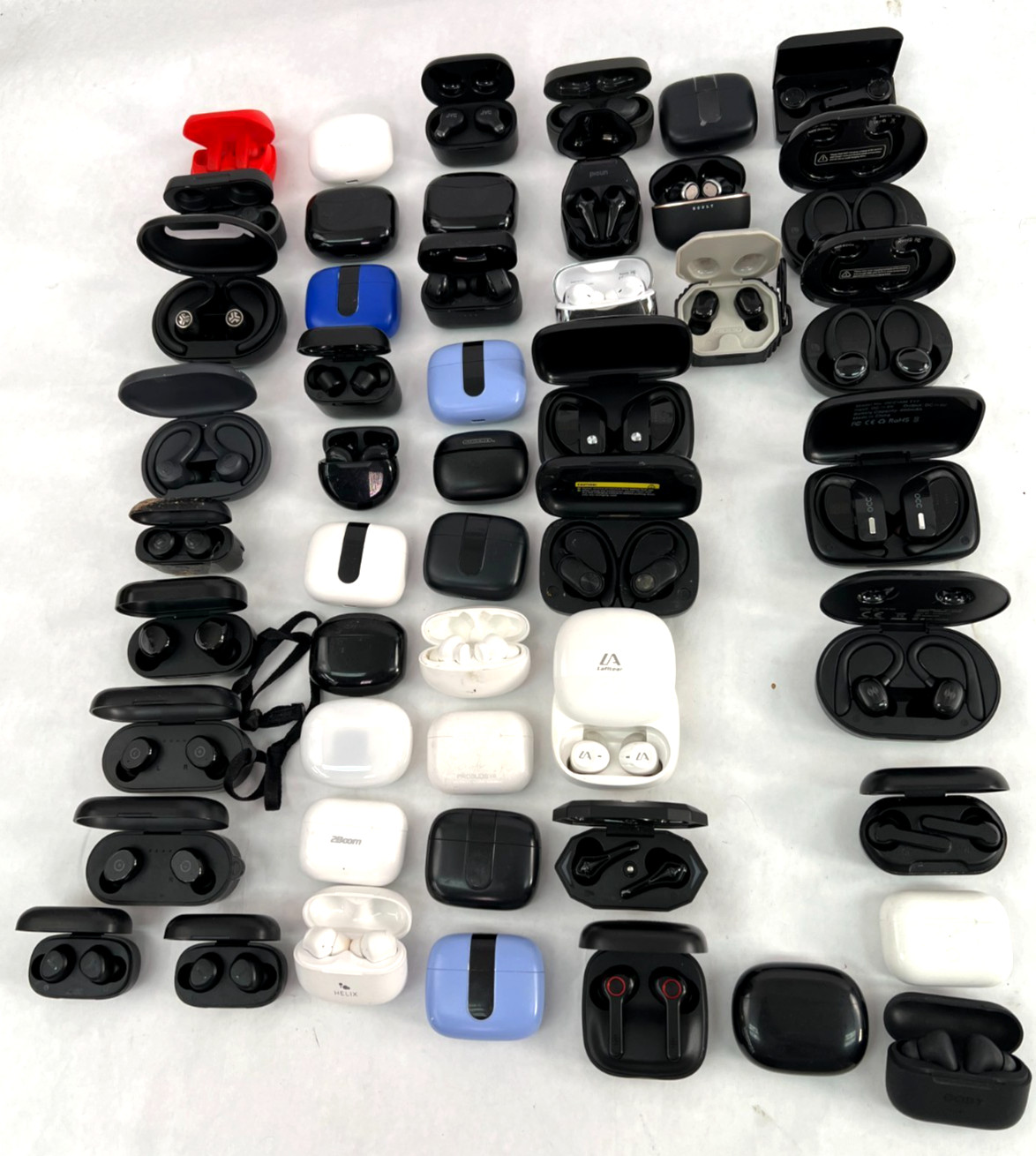 LOT of 50 Skullcandy MPOW JVC JLAB TOZO Generic In-ear Bluetooth Earbuds (3)