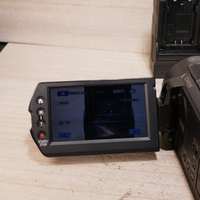SONY HDR-SR11 Handycam Camcorder NightShot 10.2MP Full HD 60GB